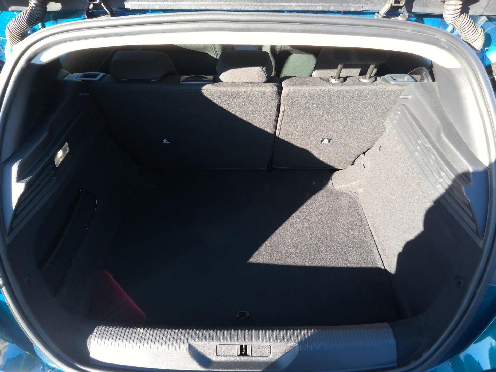 Peugeot 308 Hybrid 136 e-DCS6 Style 2025