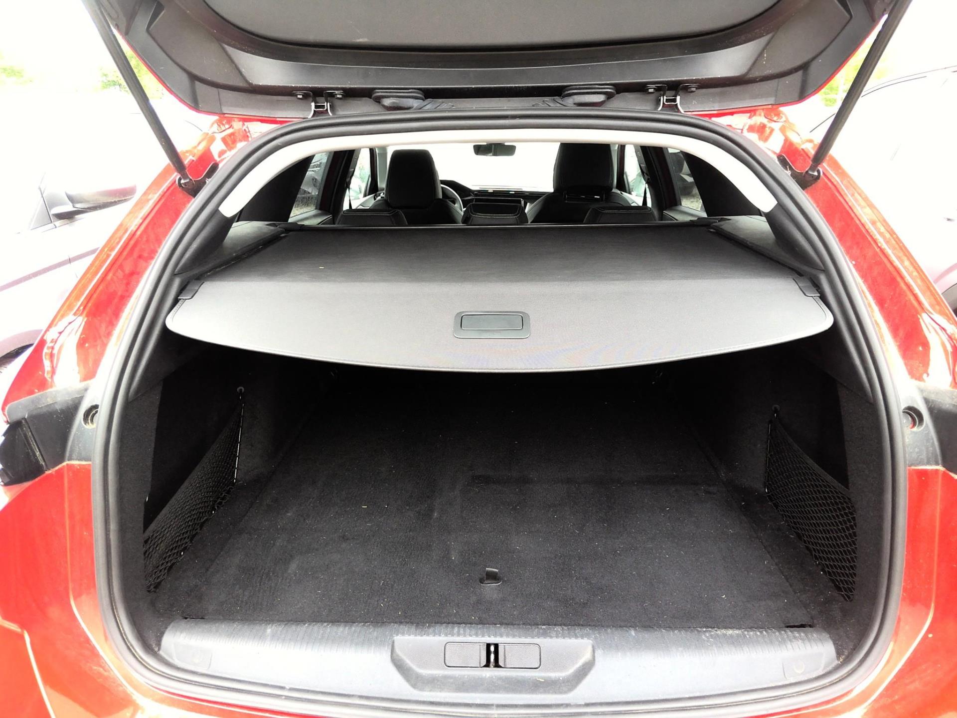 Peugeot 308 SW Hybrid 136 e-DCS6 Allure 2025