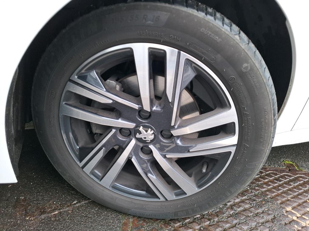 Peugeot 208 PureTech 100 S&S BVM6 Style 2023