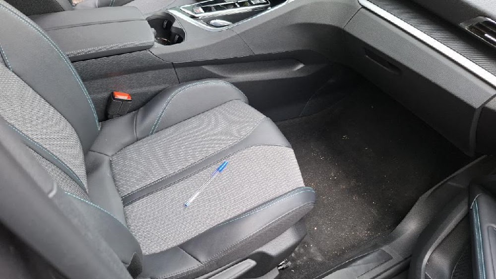 Foto Peugeot 3008 Hybrid 14