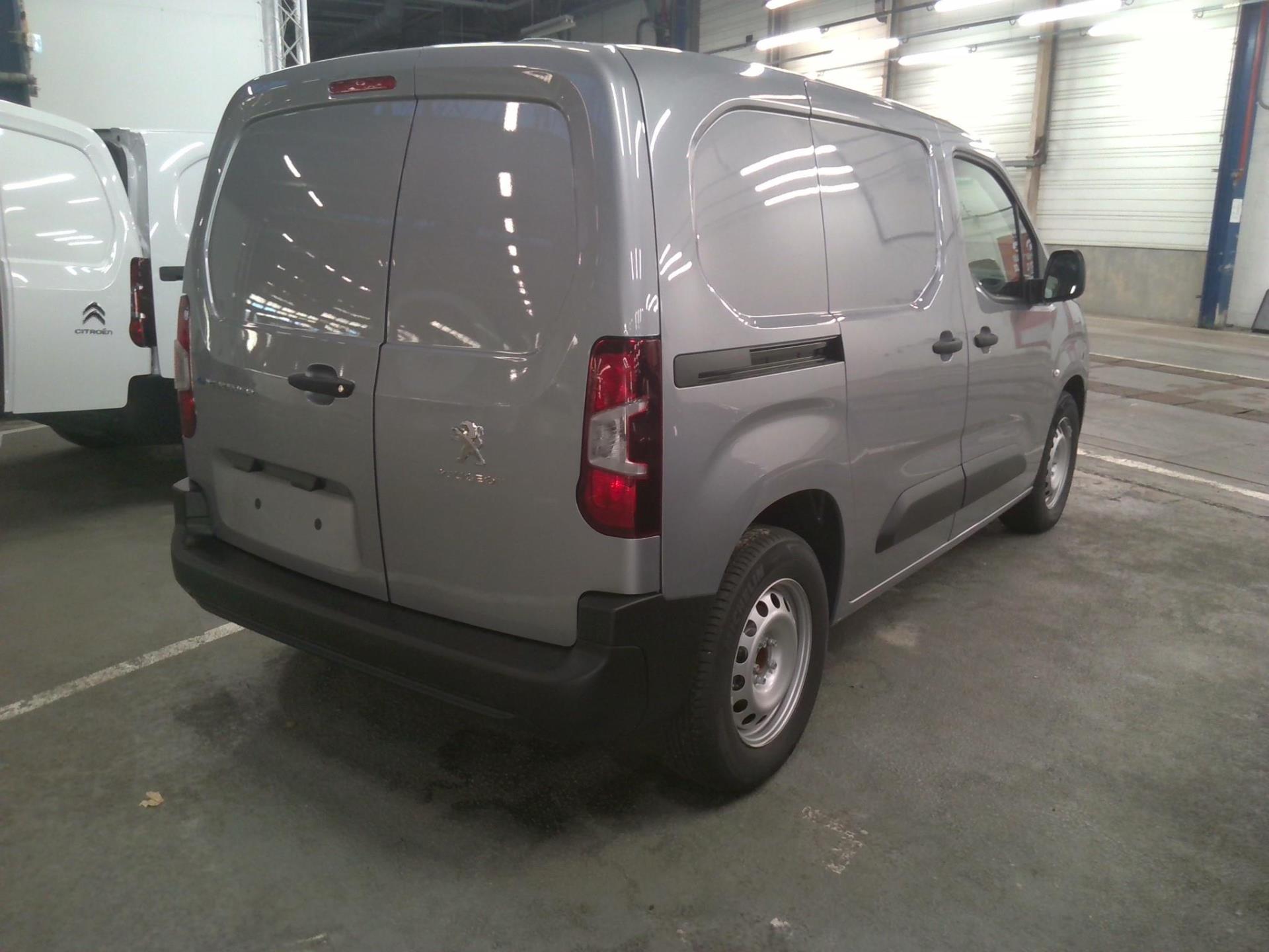 Peugeot E-PARTNER FOURGON M 800 KG 136 CH BATTERIE 50 KWH  2023