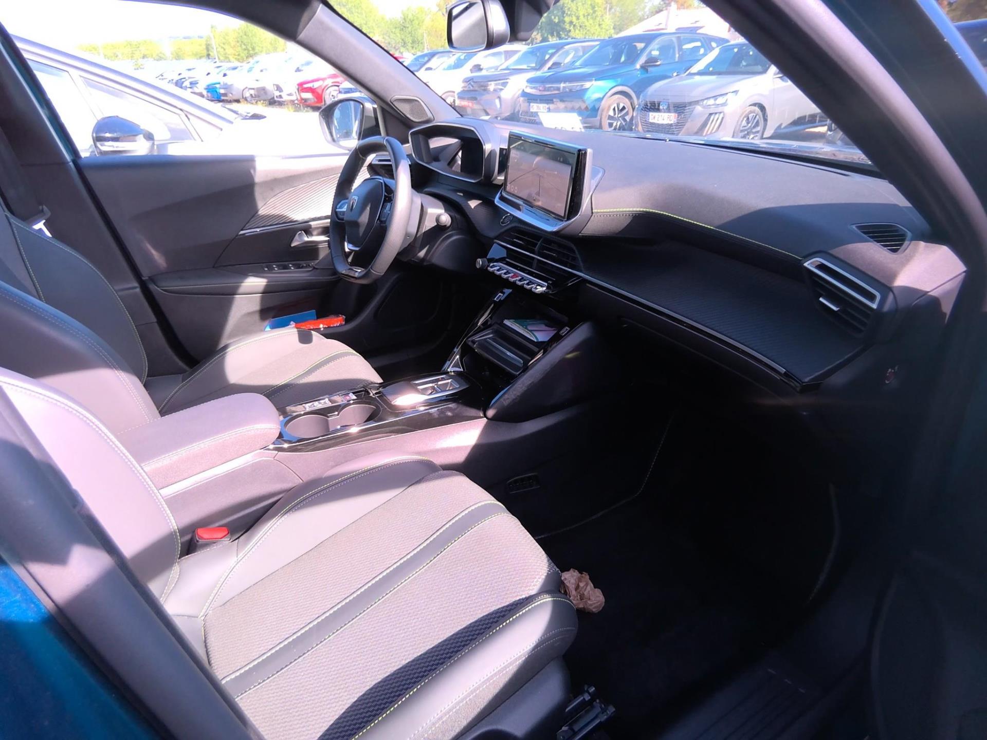 Peugeot 2008 Hybrid 145 ch e-DCS6 GT 2026