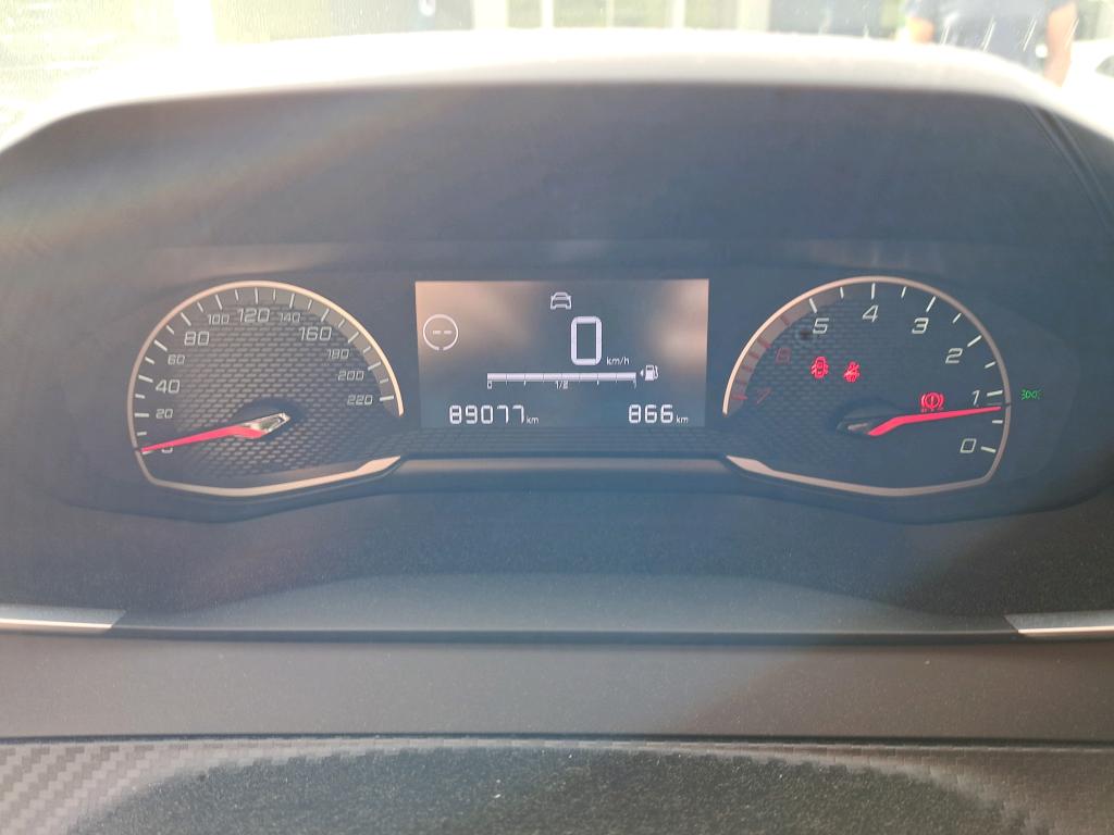 Peugeot 208 BlueHDi 100 S&S BVM6 Active 2021
