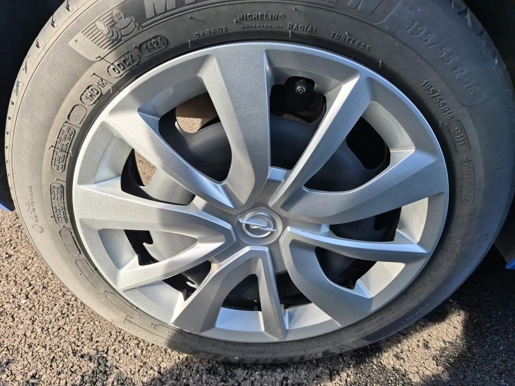 Opel Corsa 1.2 75 ch BVM5 2024