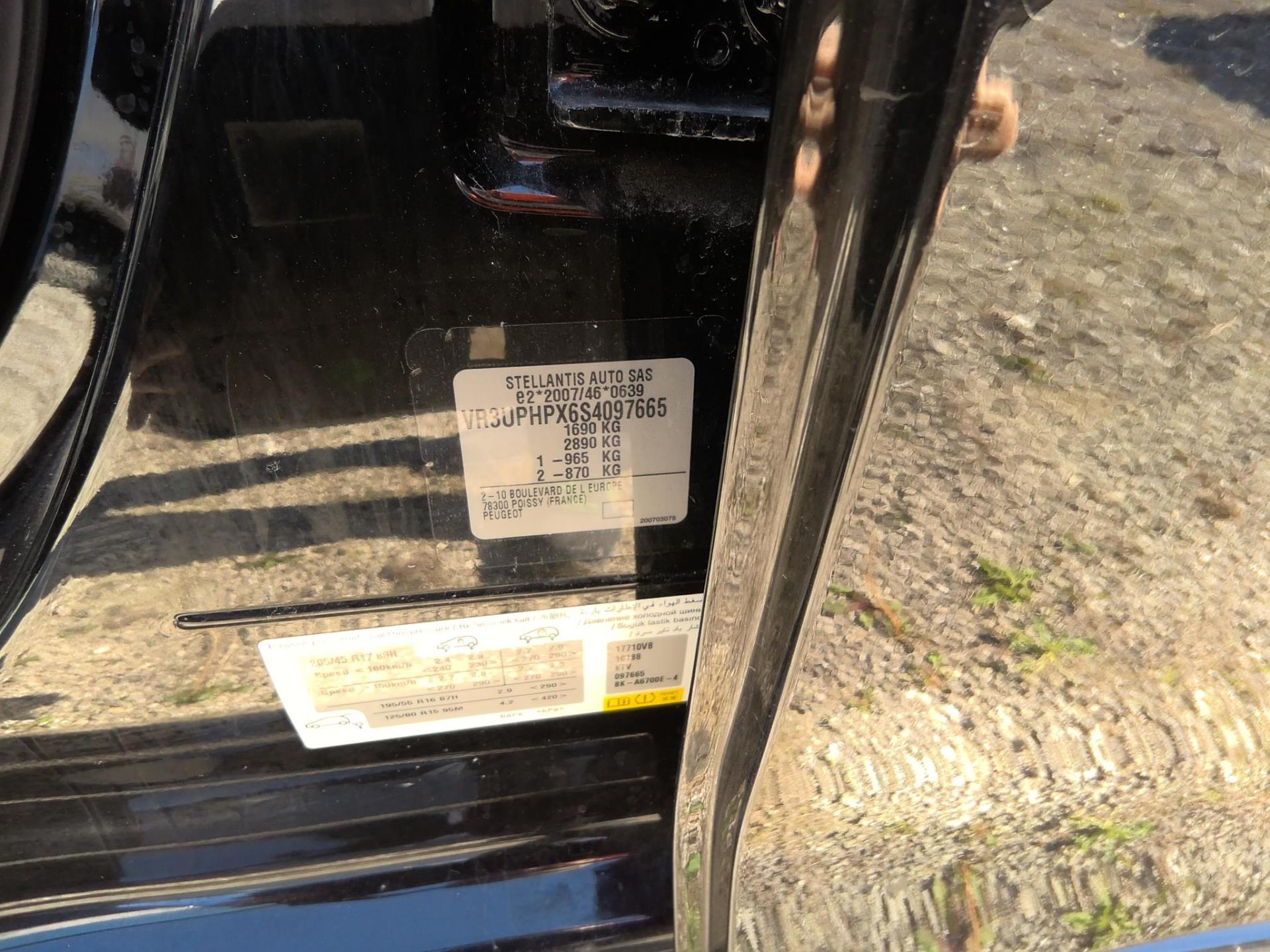 Peugeot 208 Hybrid 110 e-DCS6 GT 2025