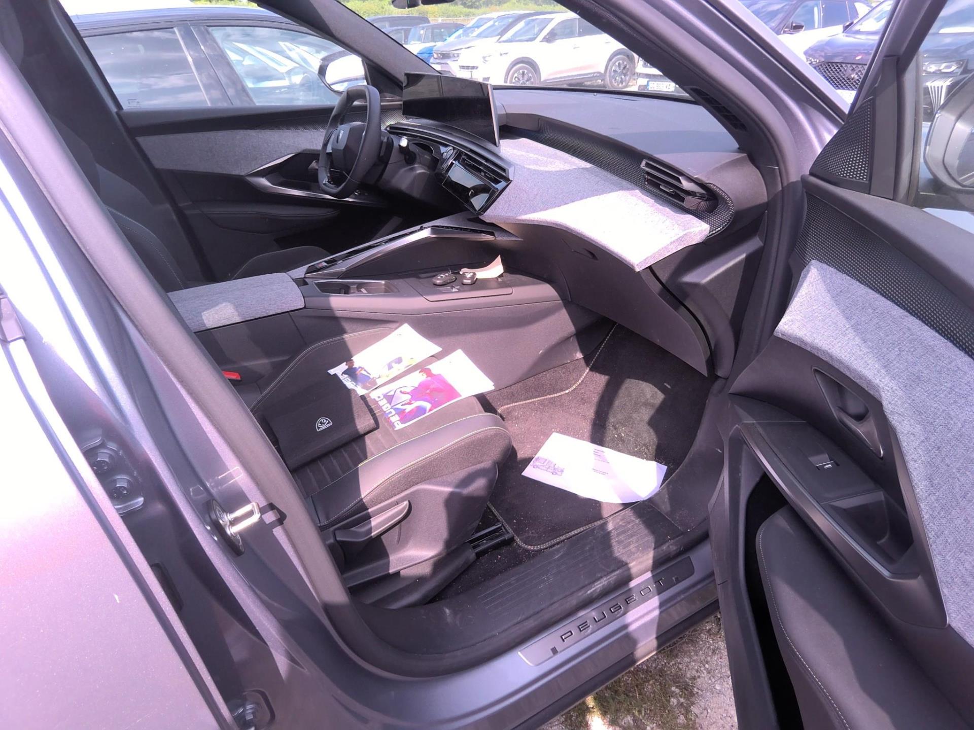 Peugeot 3008 Hybrid 136 e-DCS6 GT 2024