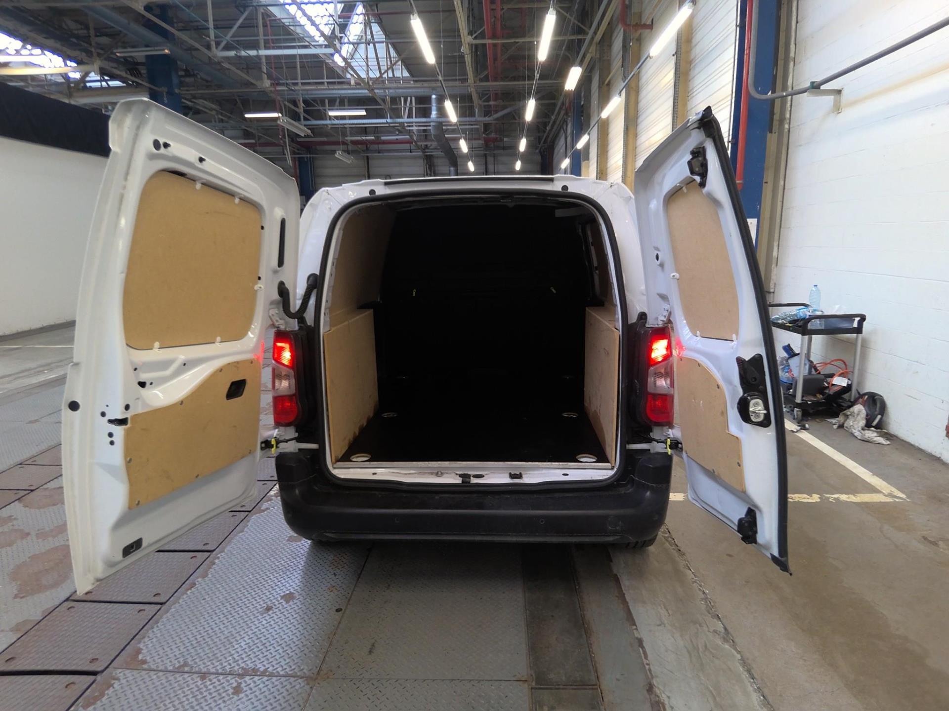 Peugeot PARTNER FOURGON M 1000 KG BLUEHDI 130 S&S EAT8 2024