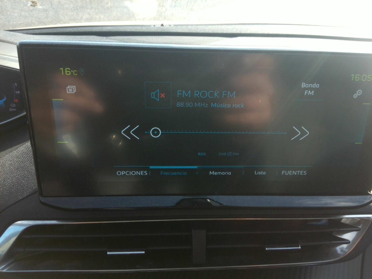 Foto Peugeot 3008 Hybrid 8