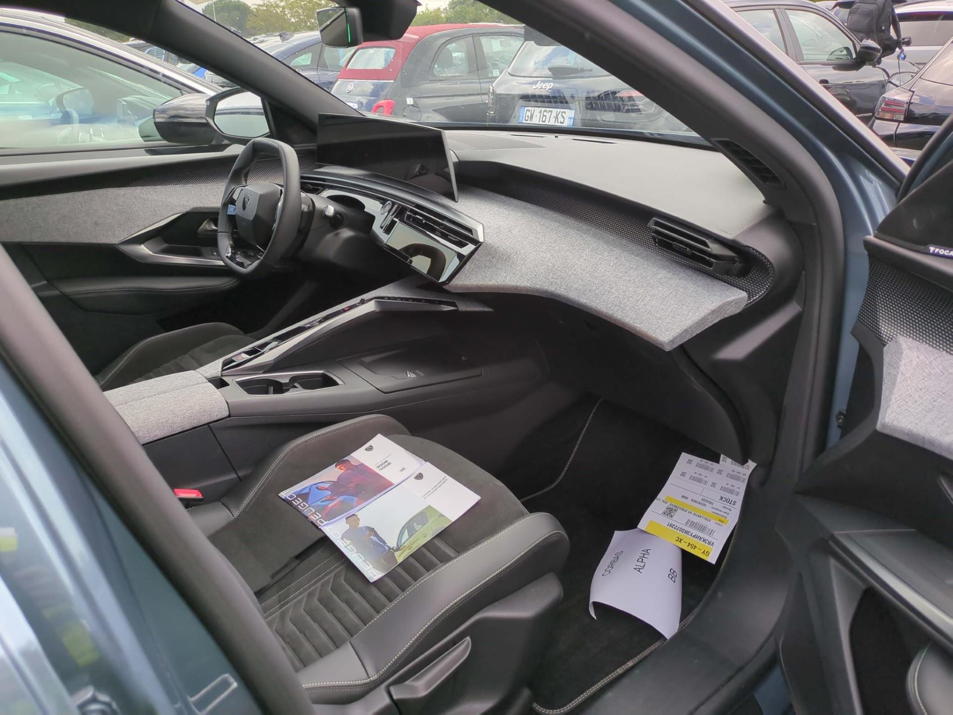 Peugeot 3008 Hybrid 136 e-DCS6 GT 2024
