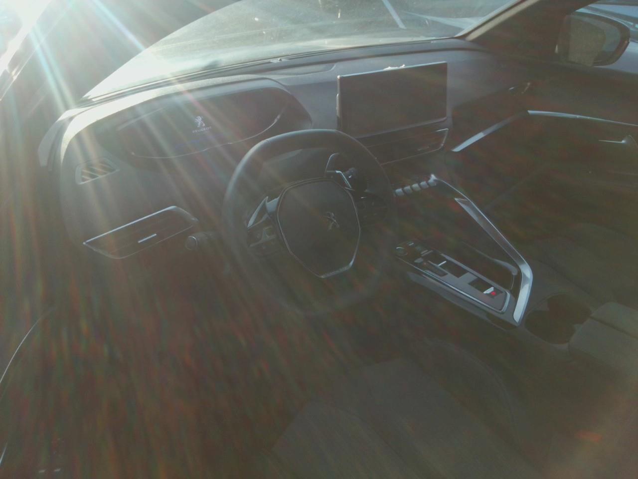 Foto Peugeot 3008 Hybrid 3