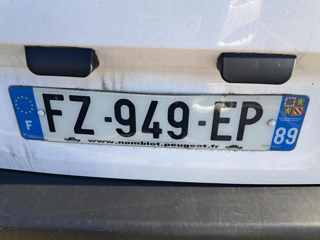 Peugeot PARTNER FOURGON STANDARD 650 KG BLUEHDI 100 S&S BVM5 ASPHALT 2021