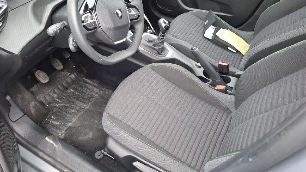 Foto Peugeot 208 16
