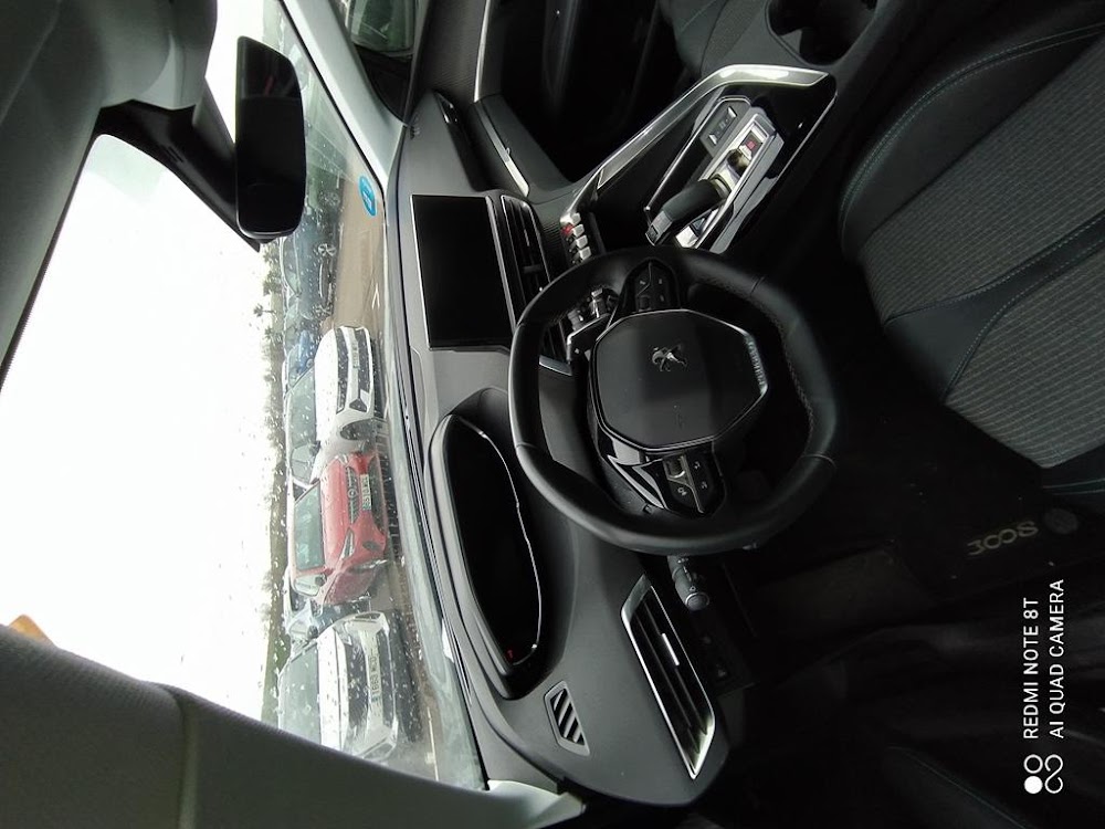 Foto Peugeot 3008 Hybrid 10