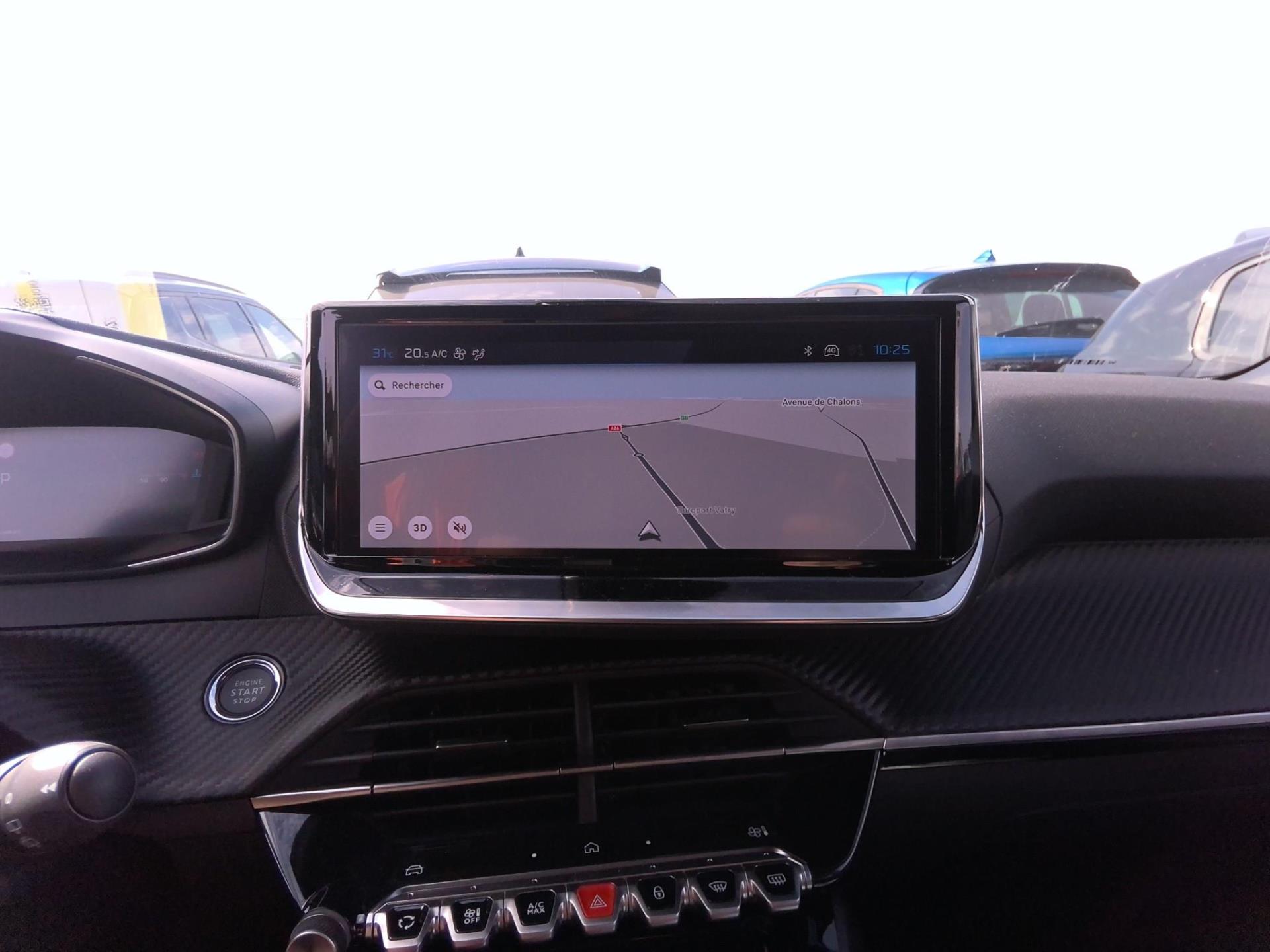 Peugeot 2008 Hybrid 145 e-DCS6 Allure 2025