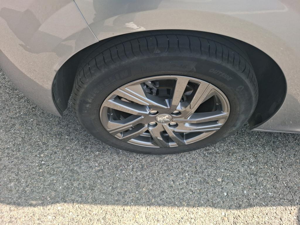 Peugeot 208 PureTech 100 S&S EAT8 Style 2022