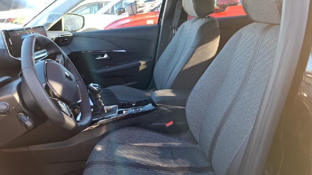 Foto Peugeot 208 12