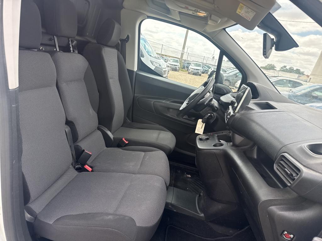Peugeot PARTNER FOURGON STANDARD 650 KG BLUEHDI 130 S&S EAT8 ASPHALT 2021