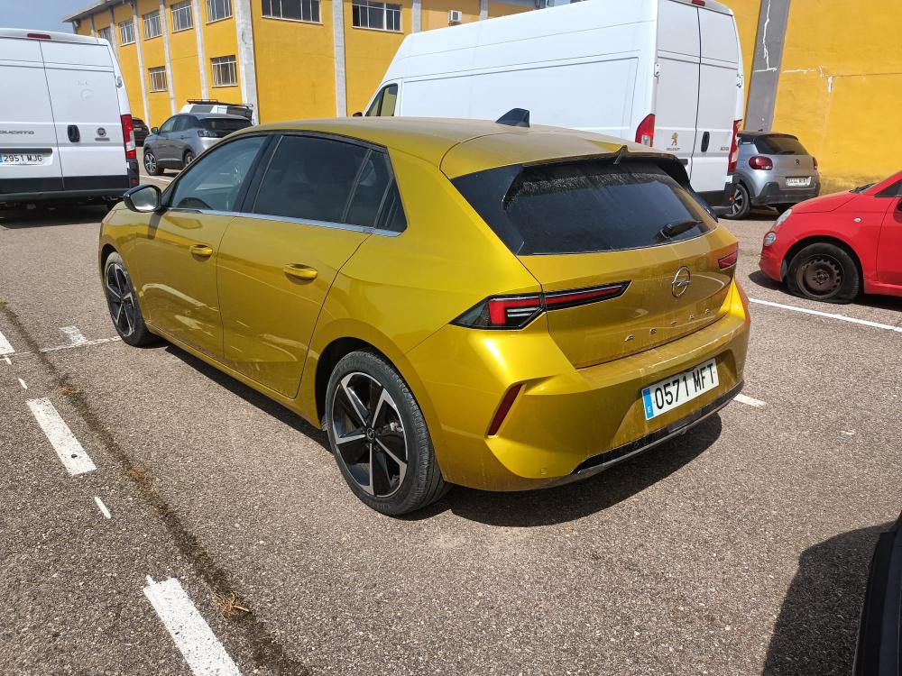 Opel Astra Nuevo Astra 5P Elegance 1.2T XHT MT6 S/S 130 HP (96kW)