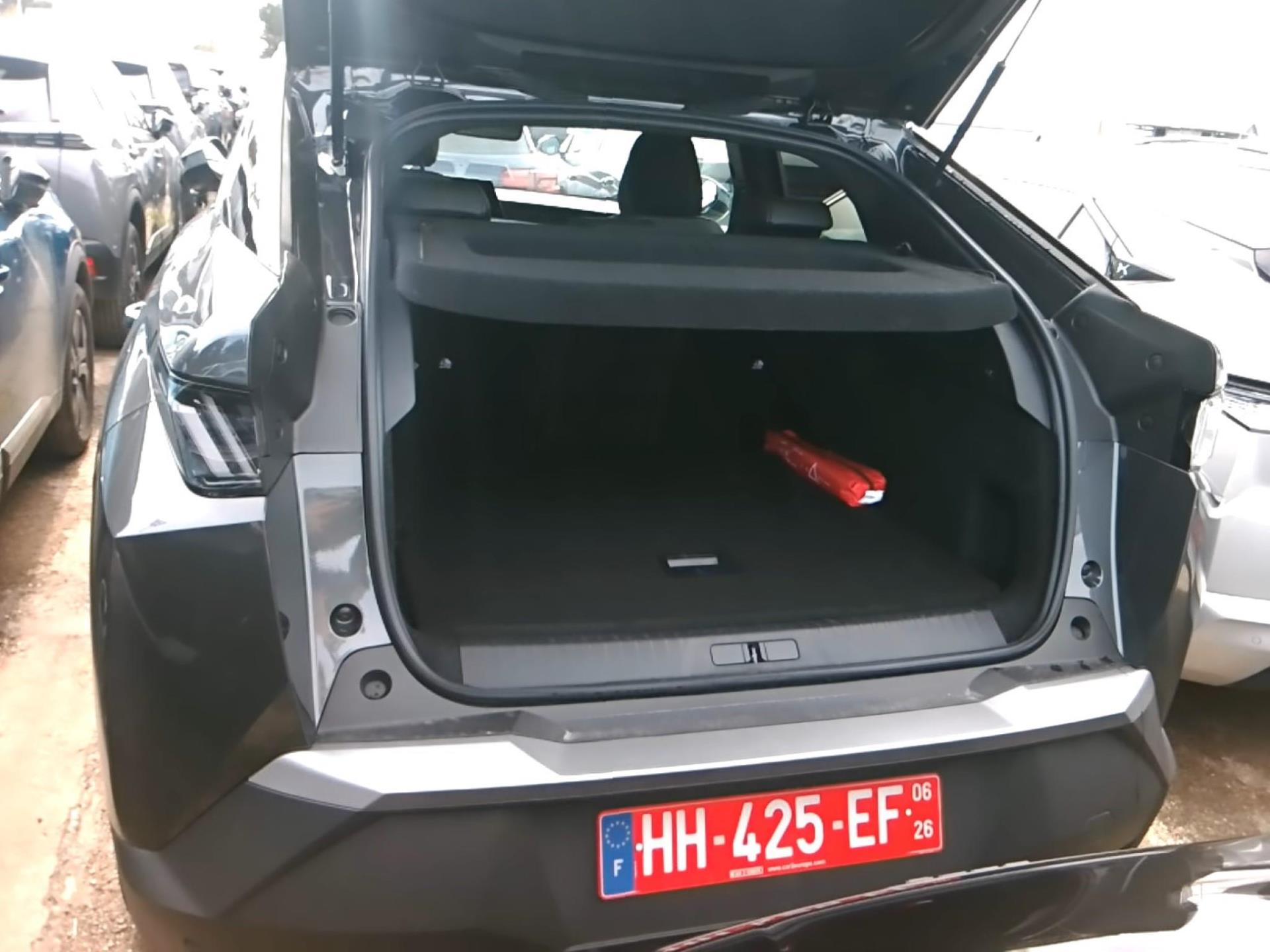 Peugeot 3008 Hybrid 145 e-DCS6 Allure Business 2025