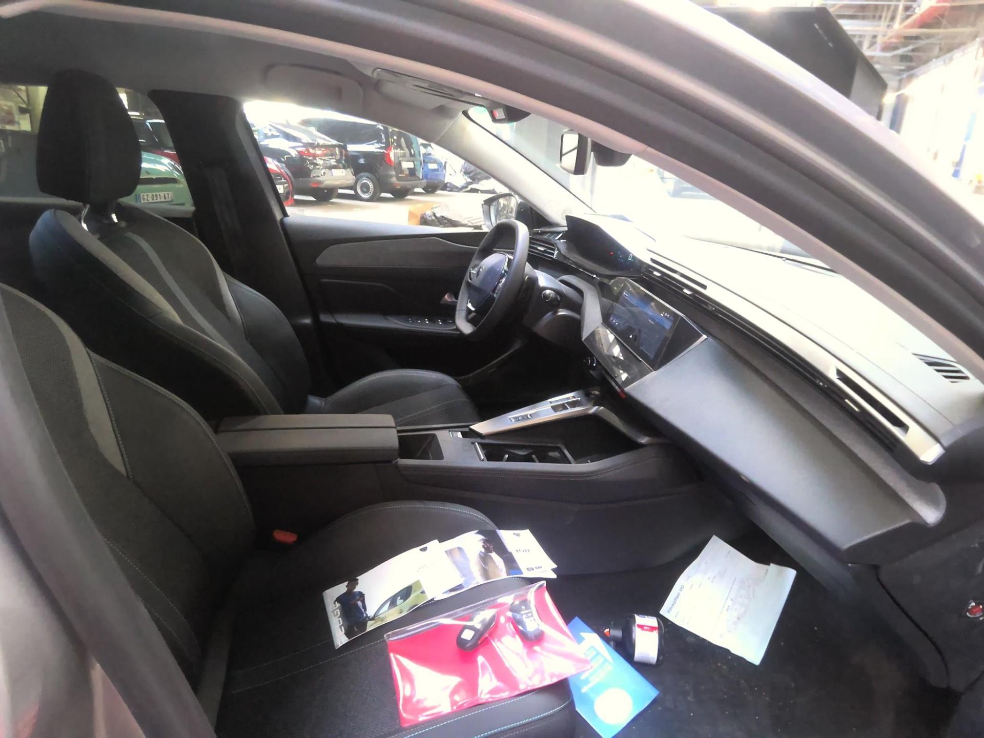 Peugeot 308 PHEV 180 e-EAT8 Allure 2024