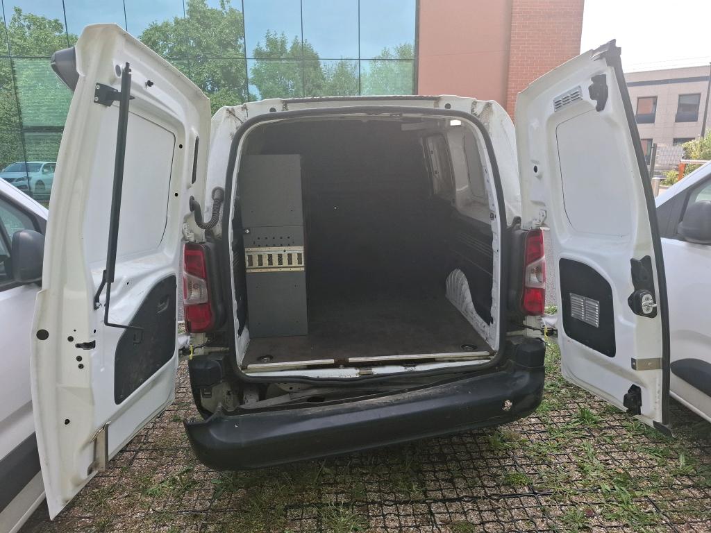 Peugeot PARTNER FOURGON LONG 950 KG BLUEHDI 130 S&S EAT8 ASPHALT 2021