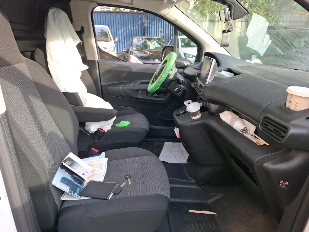 Peugeot PARTNER FOURGON STANDARD 1000 KG PURETECH 130 S&S EAT8 PREMIUM 2021
