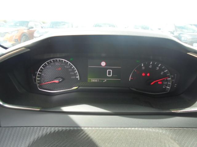Foto Peugeot 208 17