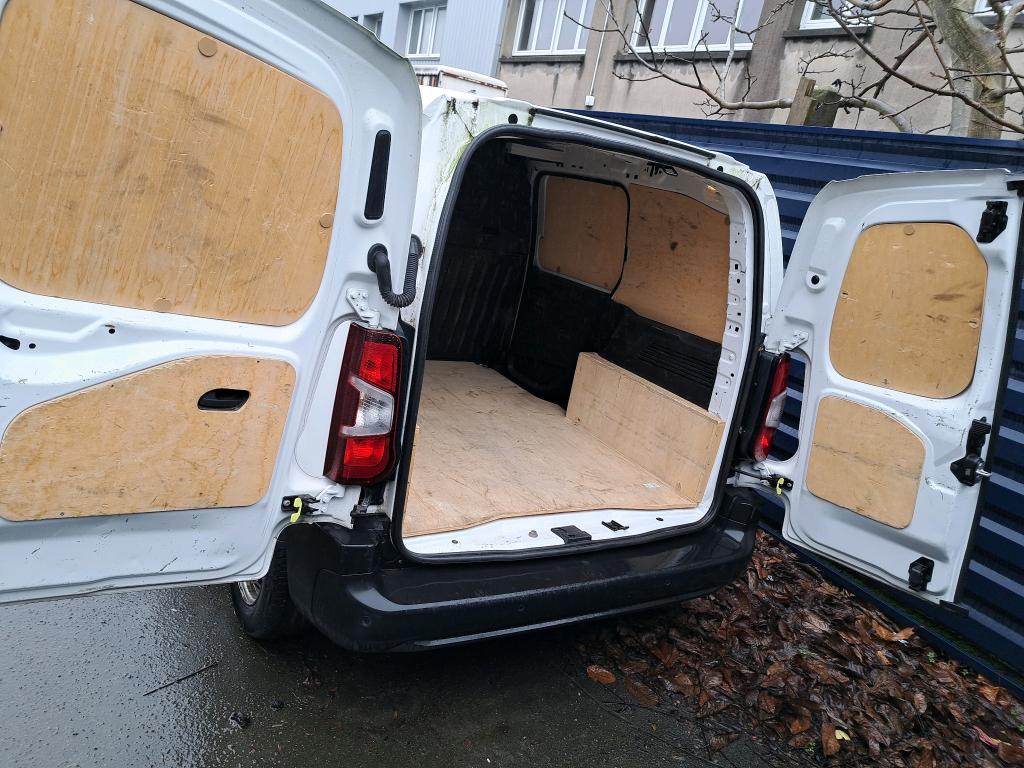 Peugeot PARTNER FOURGON STANDARD 650 KG BLUEHDI 100 S&S BVM5 ASPHALT 2020