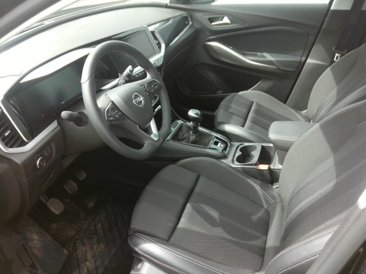 Foto Opel Grandland 11