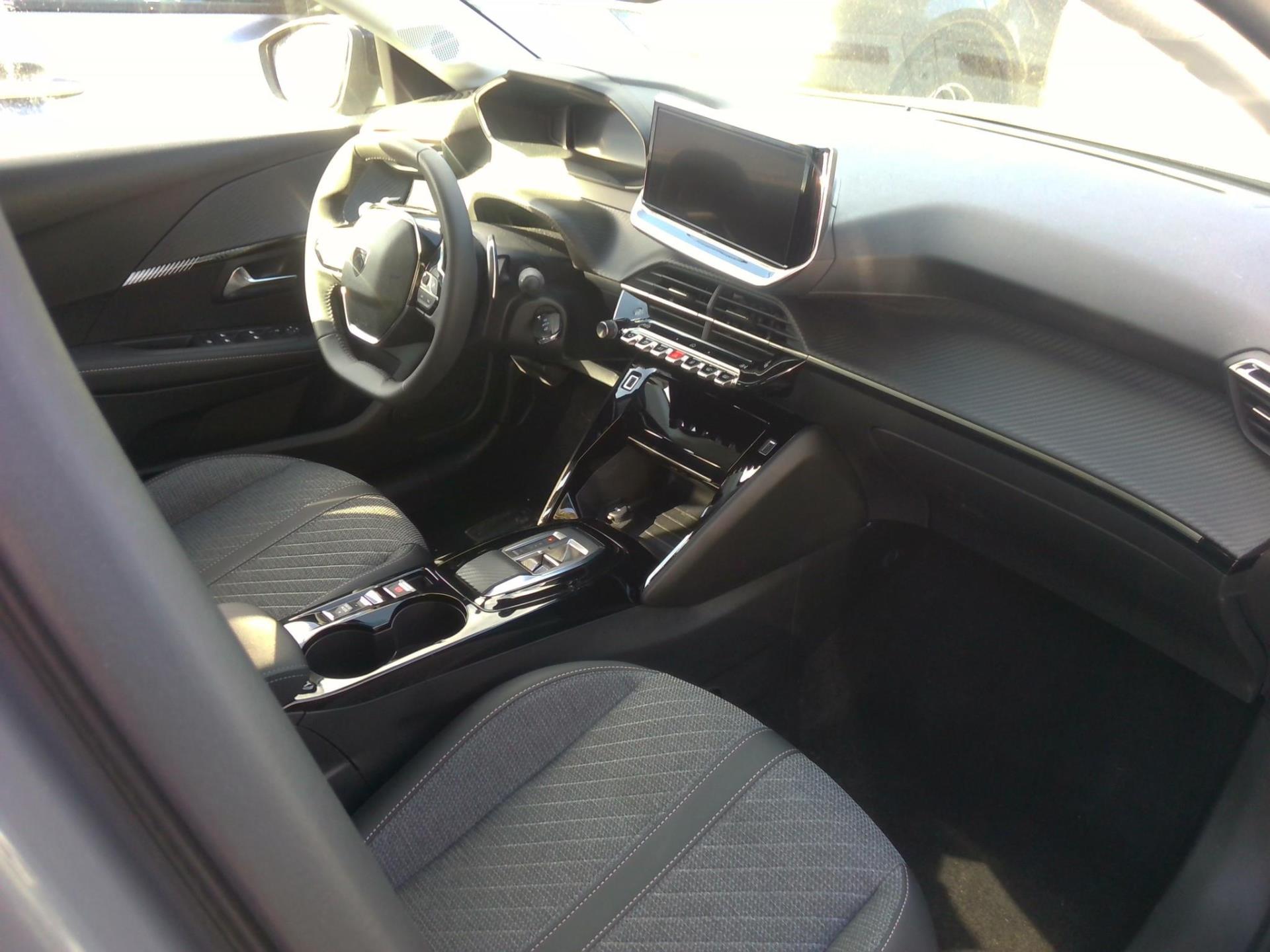 Peugeot 208 Hybrid 100 e-DCS6 Allure 2024