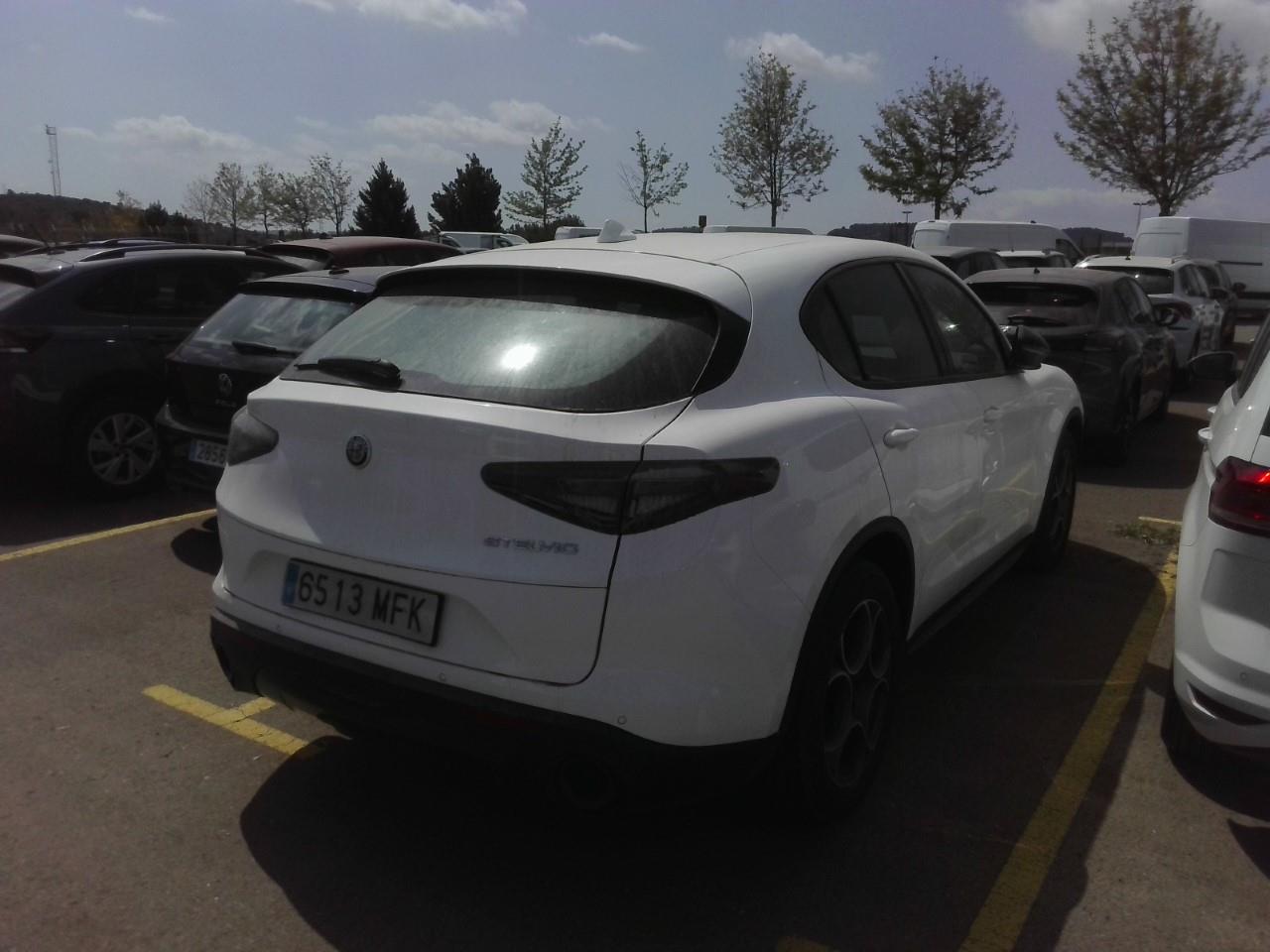 Foto Alfa Romeo Stelvio 4