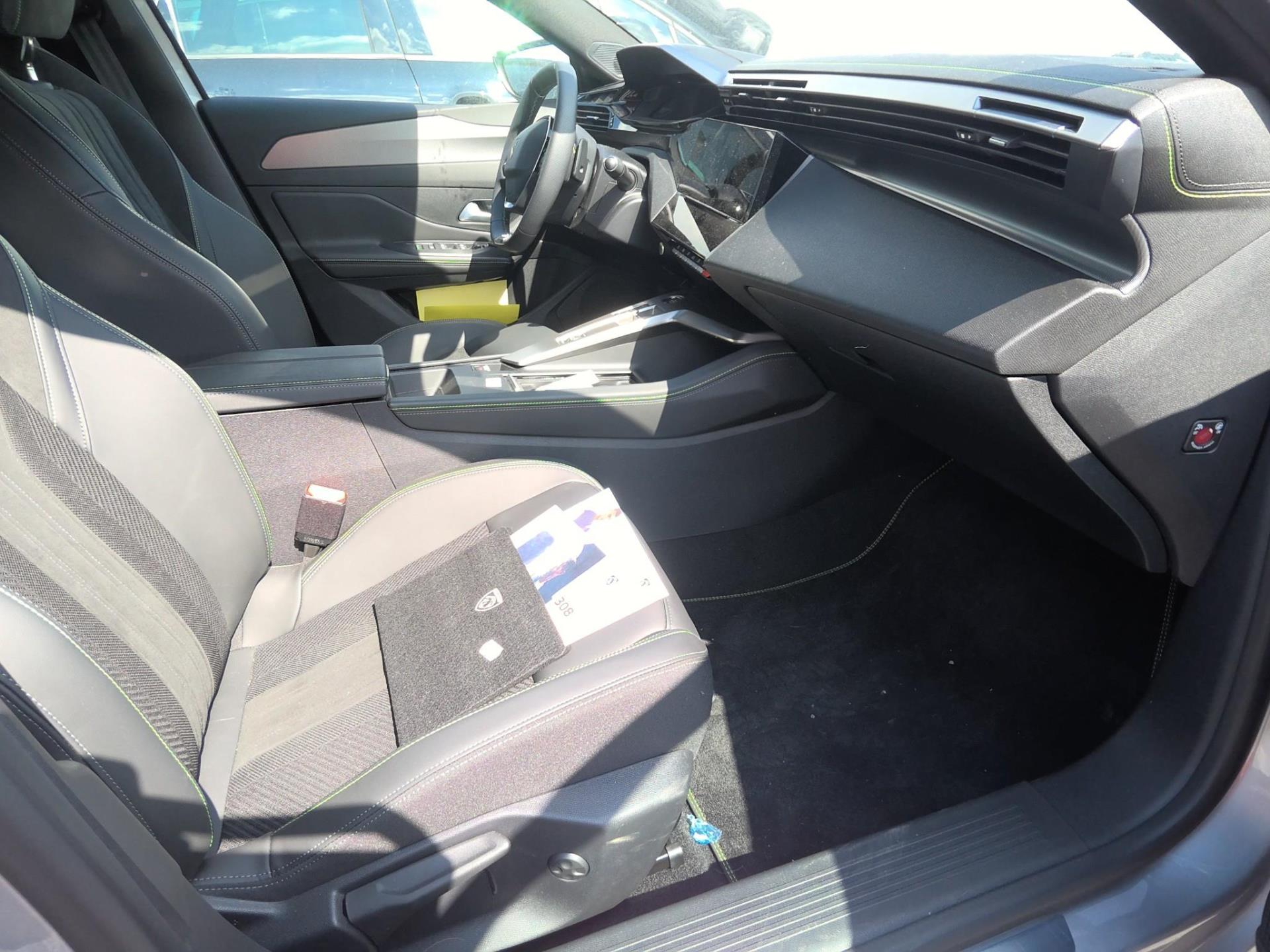 Peugeot 308 Hybrid 136 e-DCS6 GT 2024