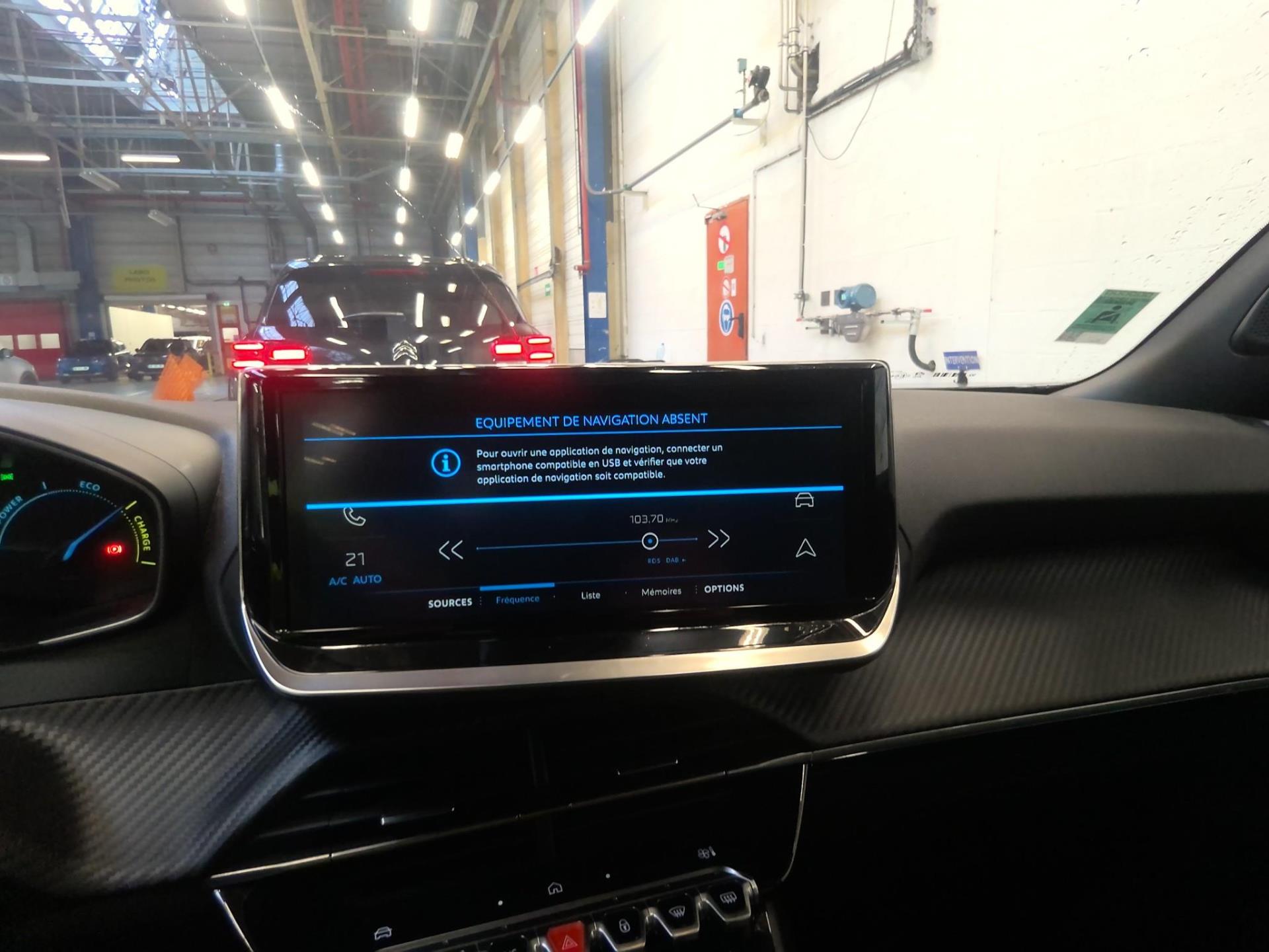 Peugeot 2008 Hybrid 145 e-DCS6 Style 2025