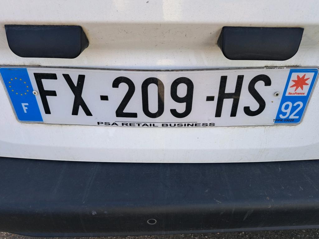 Peugeot PARTNER FOURGON STANDARD 650 KG BLUEHDI 130 S&S EAT8 ASPHALT 2021