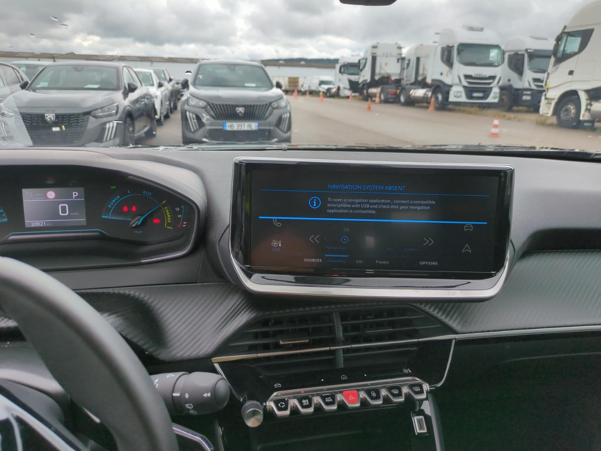 Peugeot 2008 Hybrid 136 e-DCS6 Style 2025