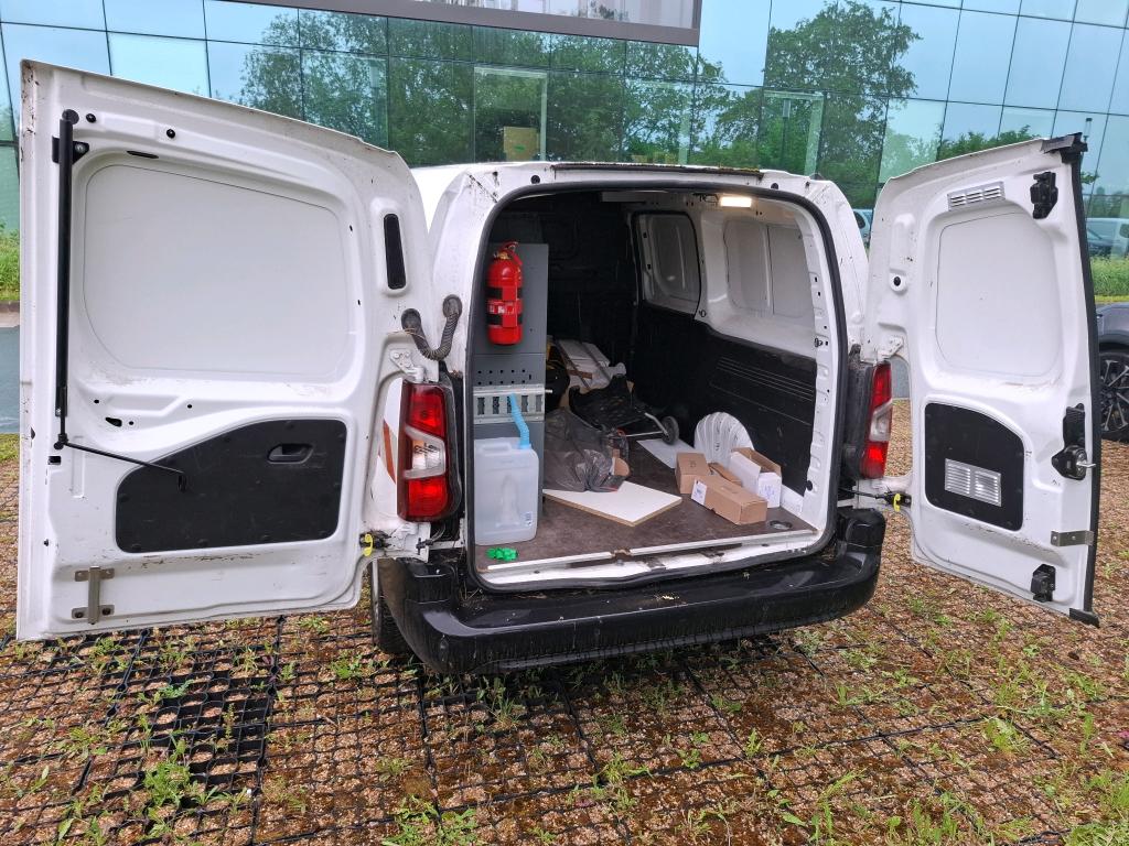 Peugeot PARTNER FOURGON LONG 950 KG BLUEHDI 130 S&S EAT8 ASPHALT 2021