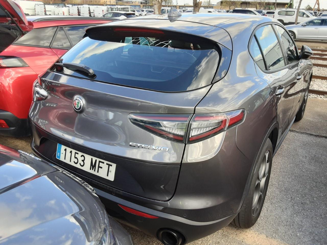 Foto Alfa Romeo Stelvio 4