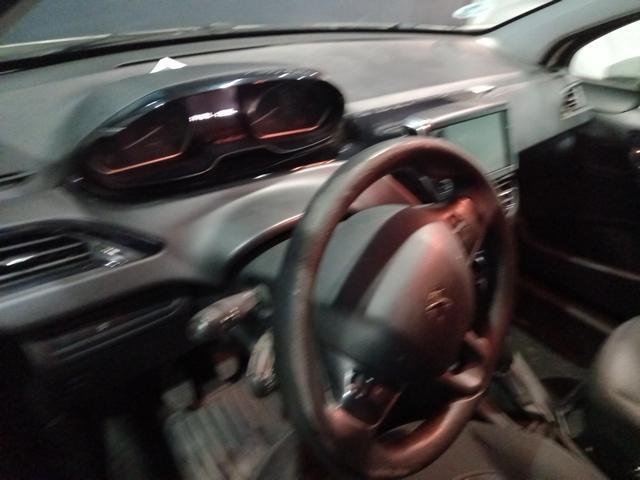 Foto Peugeot 208 6