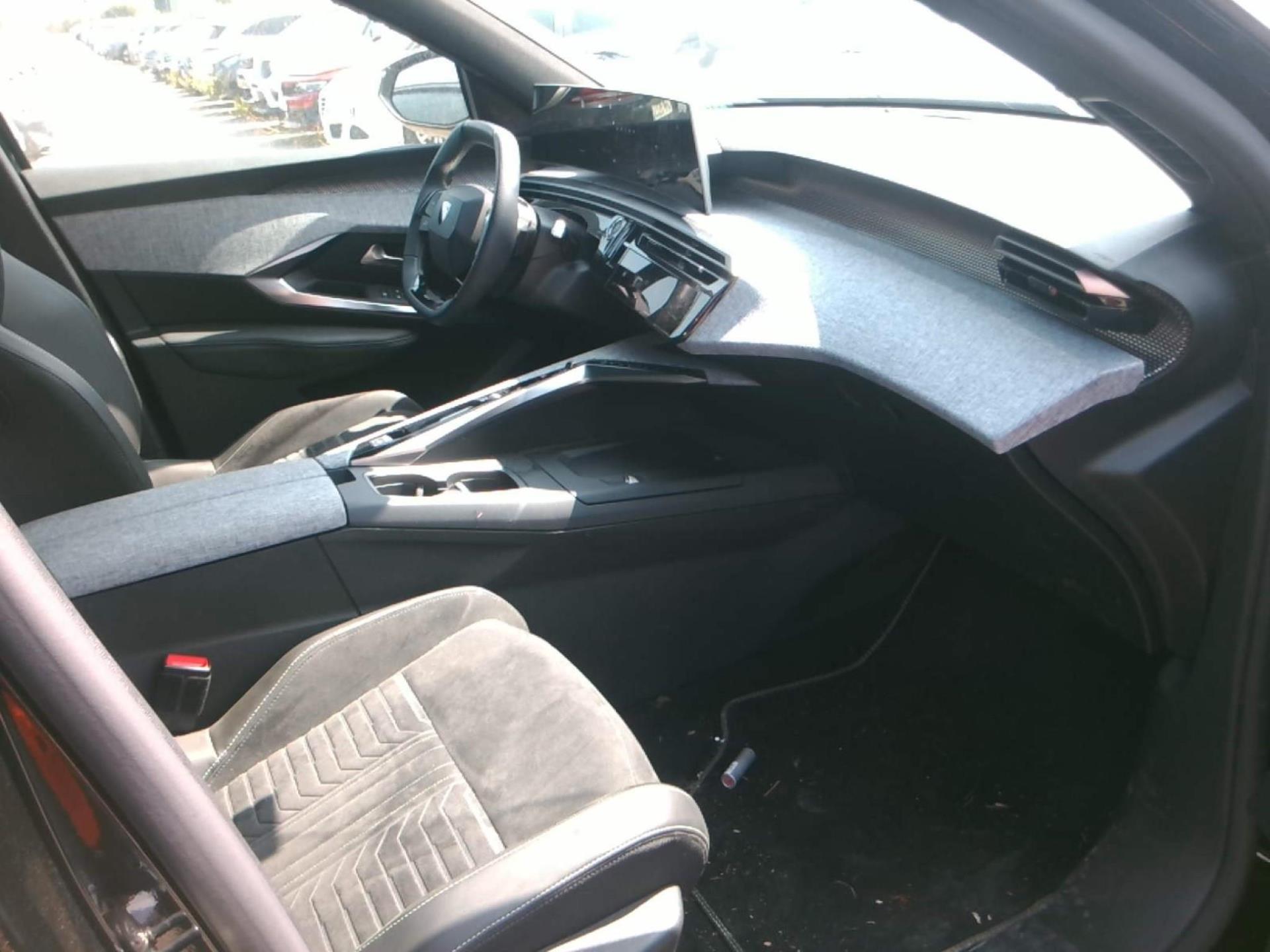 Peugeot 3008 Hybrid 136 e-DCS6 GT 2024