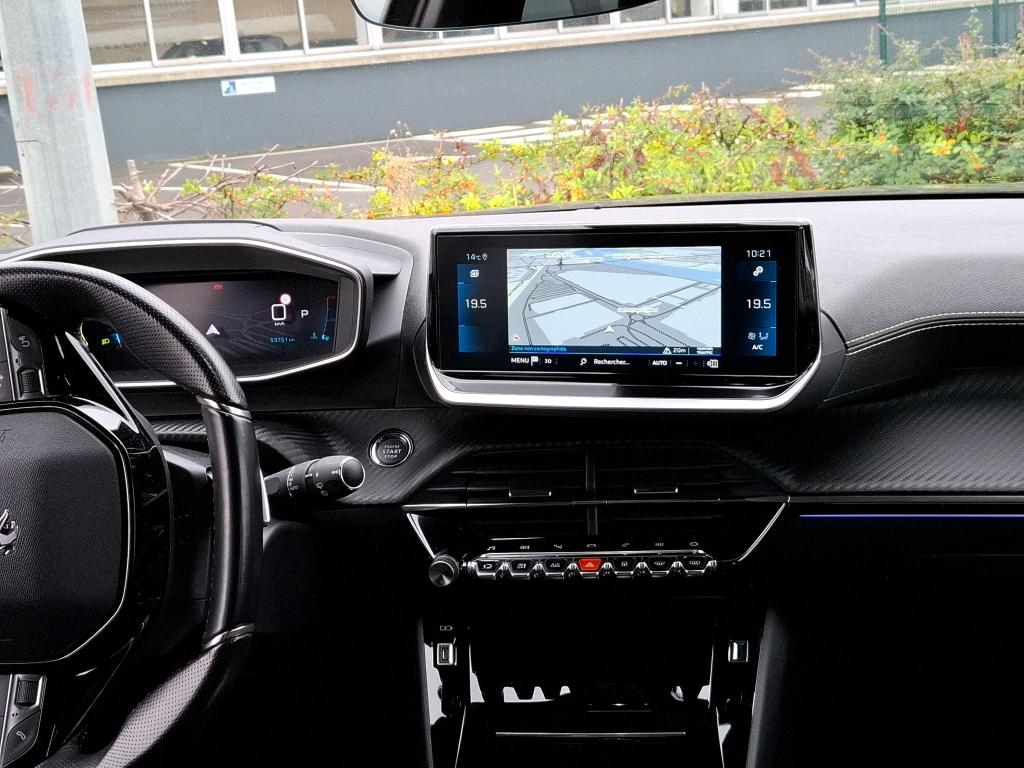 Peugeot 2008 BlueHDi 130 S&S EAT8 GT Pack 2022