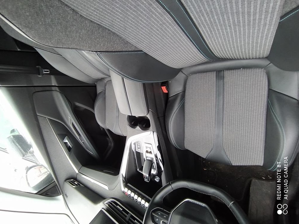 Foto Peugeot 3008 Hybrid 9