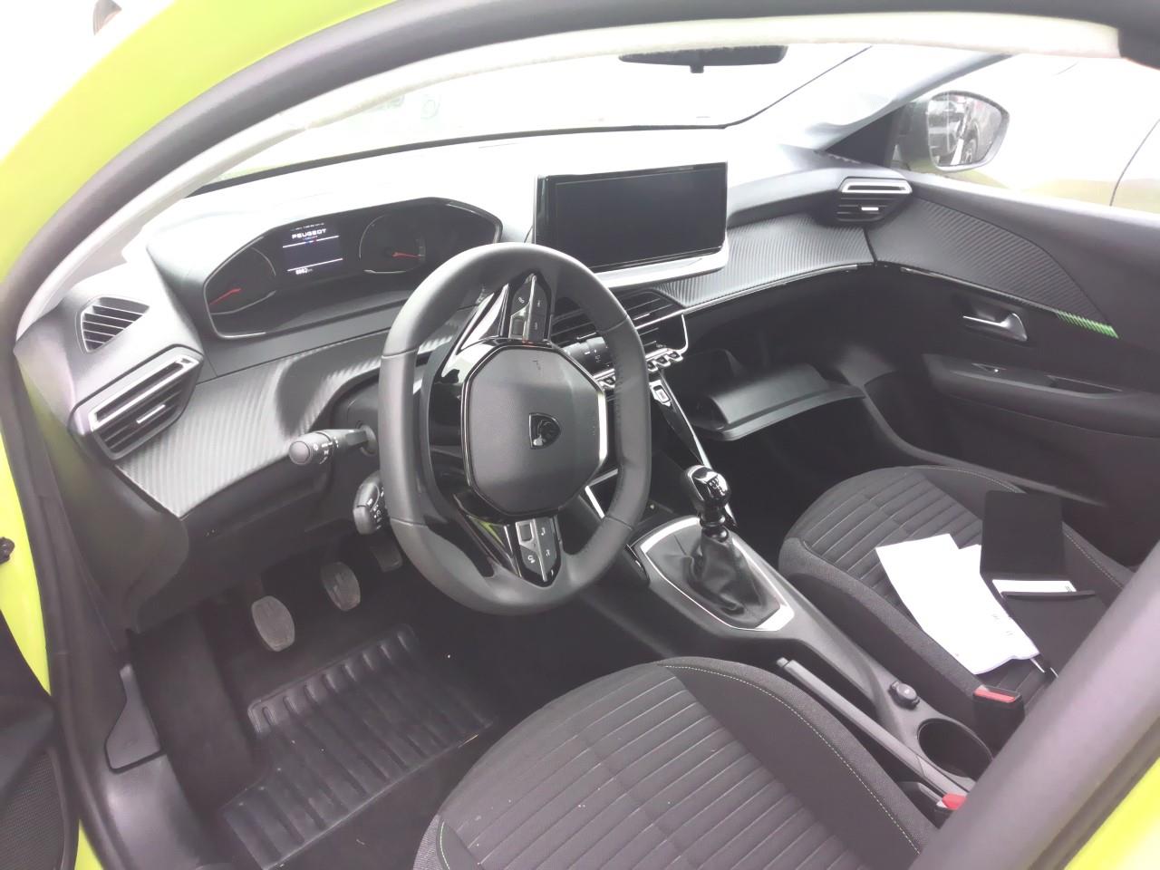 Foto Peugeot 208 4