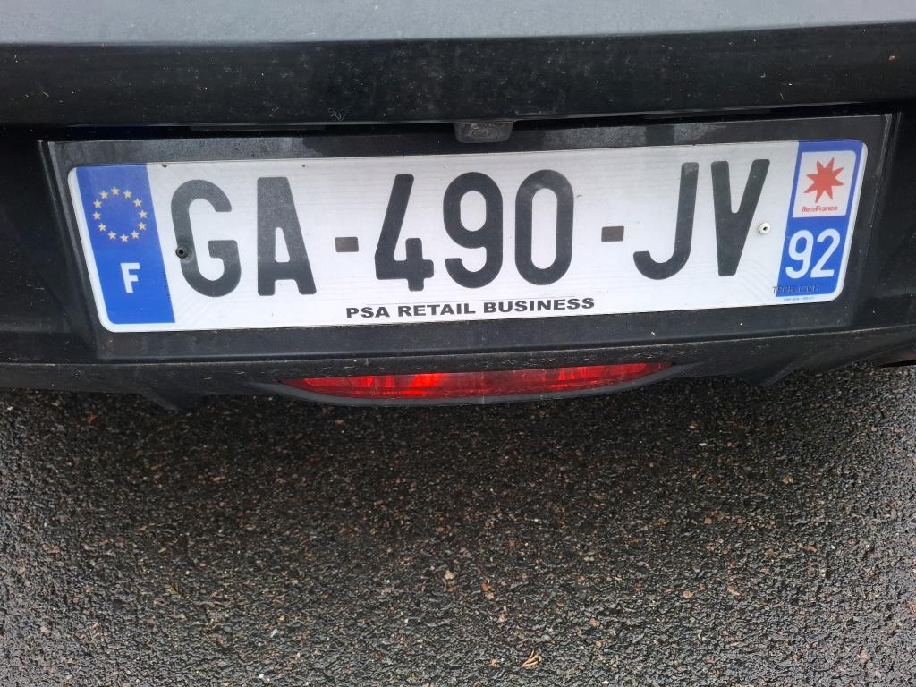 Peugeot 208 PureTech 100 S&S EAT8 Allure Business 2021