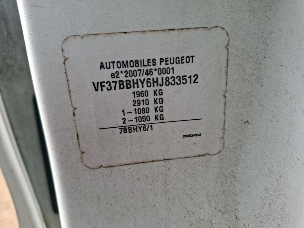 Peugeot PARTNER FOURGON STANDARD 1.6 BLUEHDI 100 BVM5 PREMIUM 2017