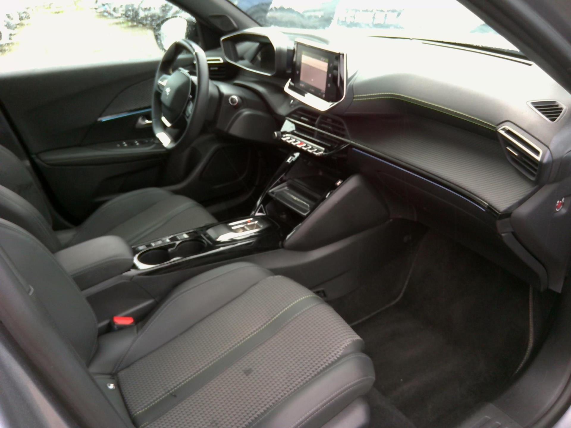 Peugeot 2008 Electrique 136 ch GT 2023