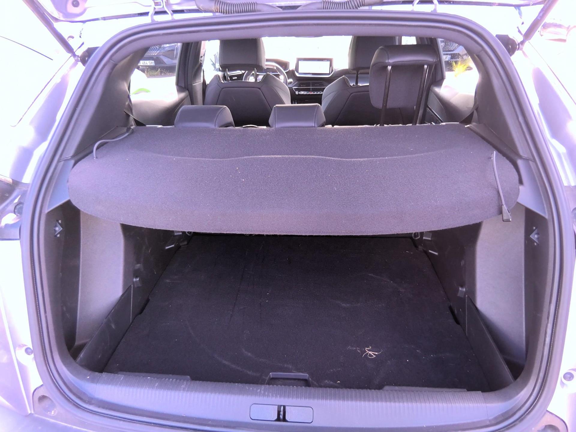 Peugeot 2008 Hybrid 136 e-DCS6 GT 2025