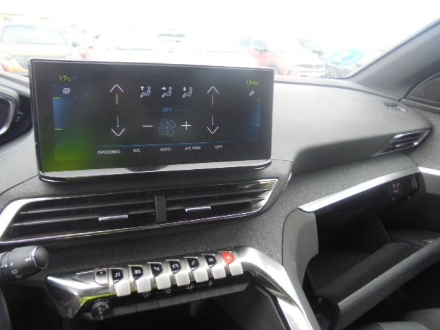 Foto Peugeot 3008 Hybrid 11