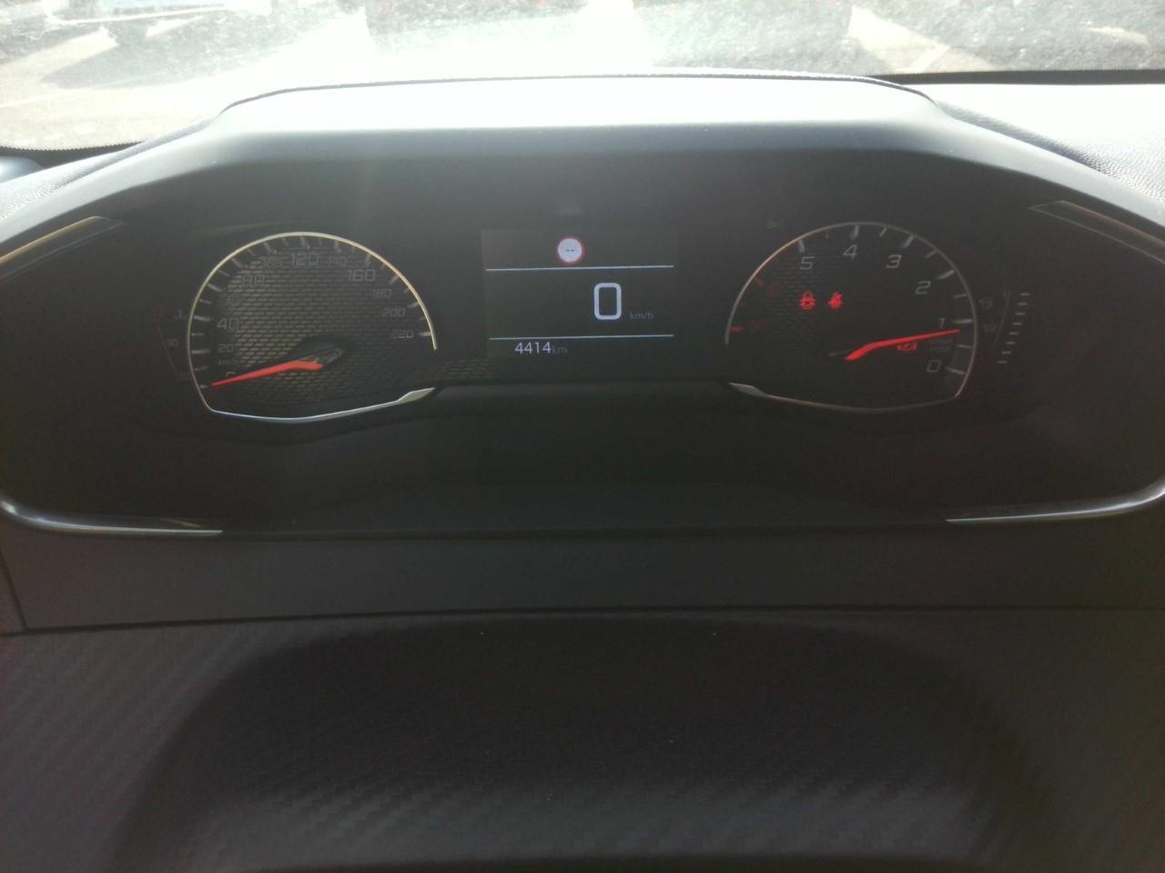 Foto Peugeot 208 5