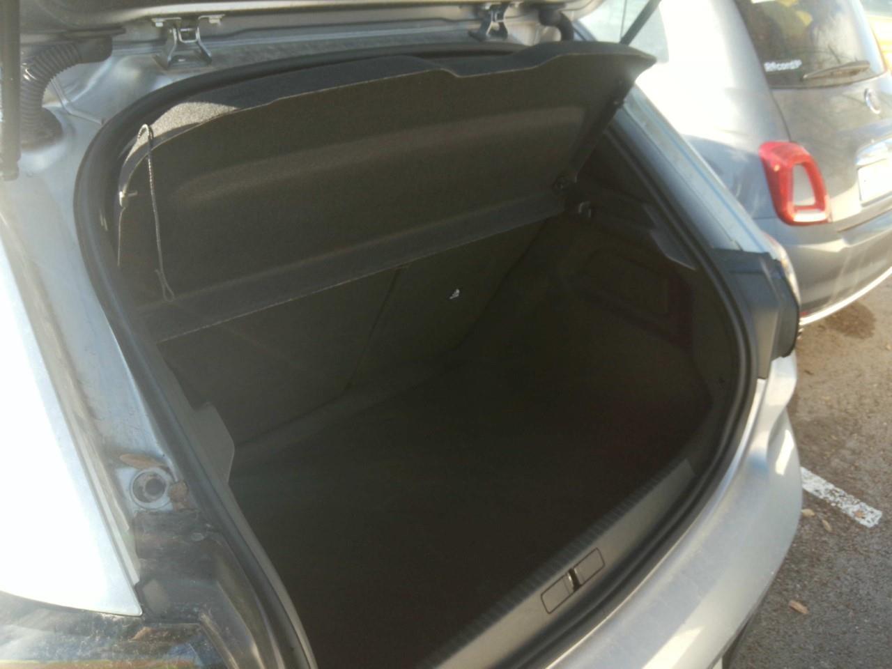 Foto Peugeot 208 17