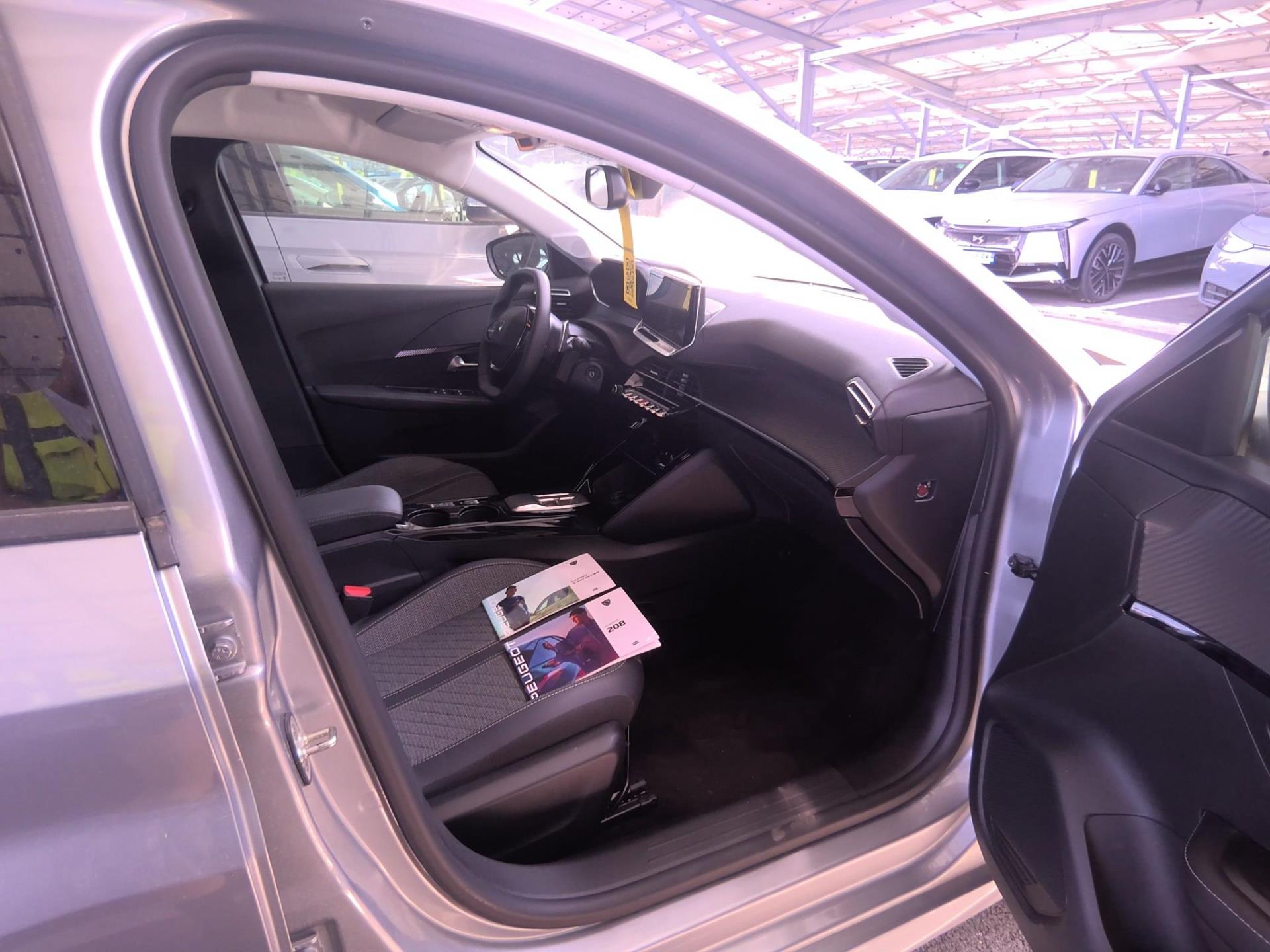 Peugeot 208 Hybrid 110 ch e-DCS6 Allure 2025